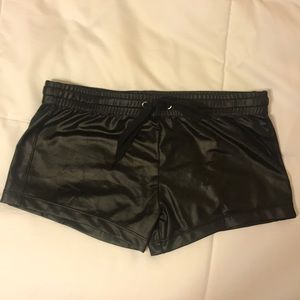 “Leather look” shorts